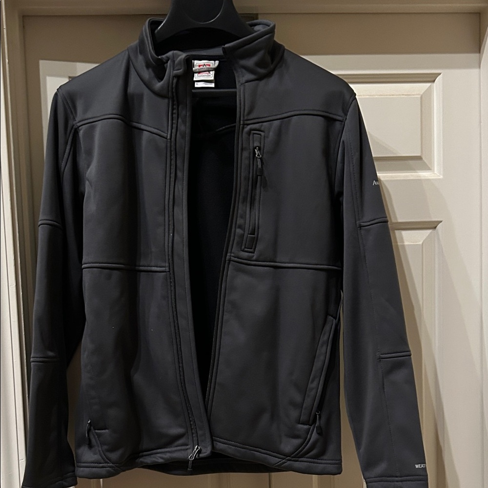 Avalanche Men’s Black Performance Softshell Jacket